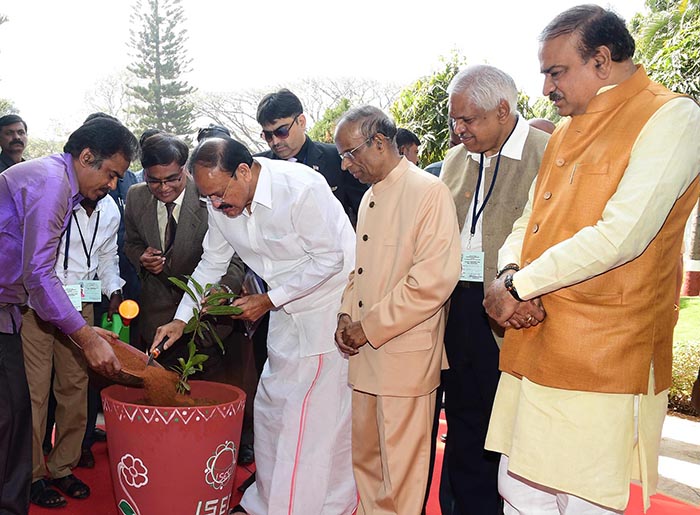 ಕೃಷಿ ಉತ್ತೇಜಿಸಲು ಸೂಕ್ತ ಮಾರ್ಗೋಪಾಯ ಅತ್ಯಗತ್ಯ: ವೆಂಕಯ್ಯ ನಾಯ್ಡು
